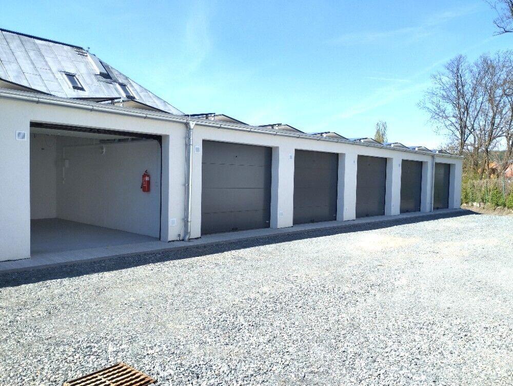 Pronájem nové garáže Padochovská, Oslavany