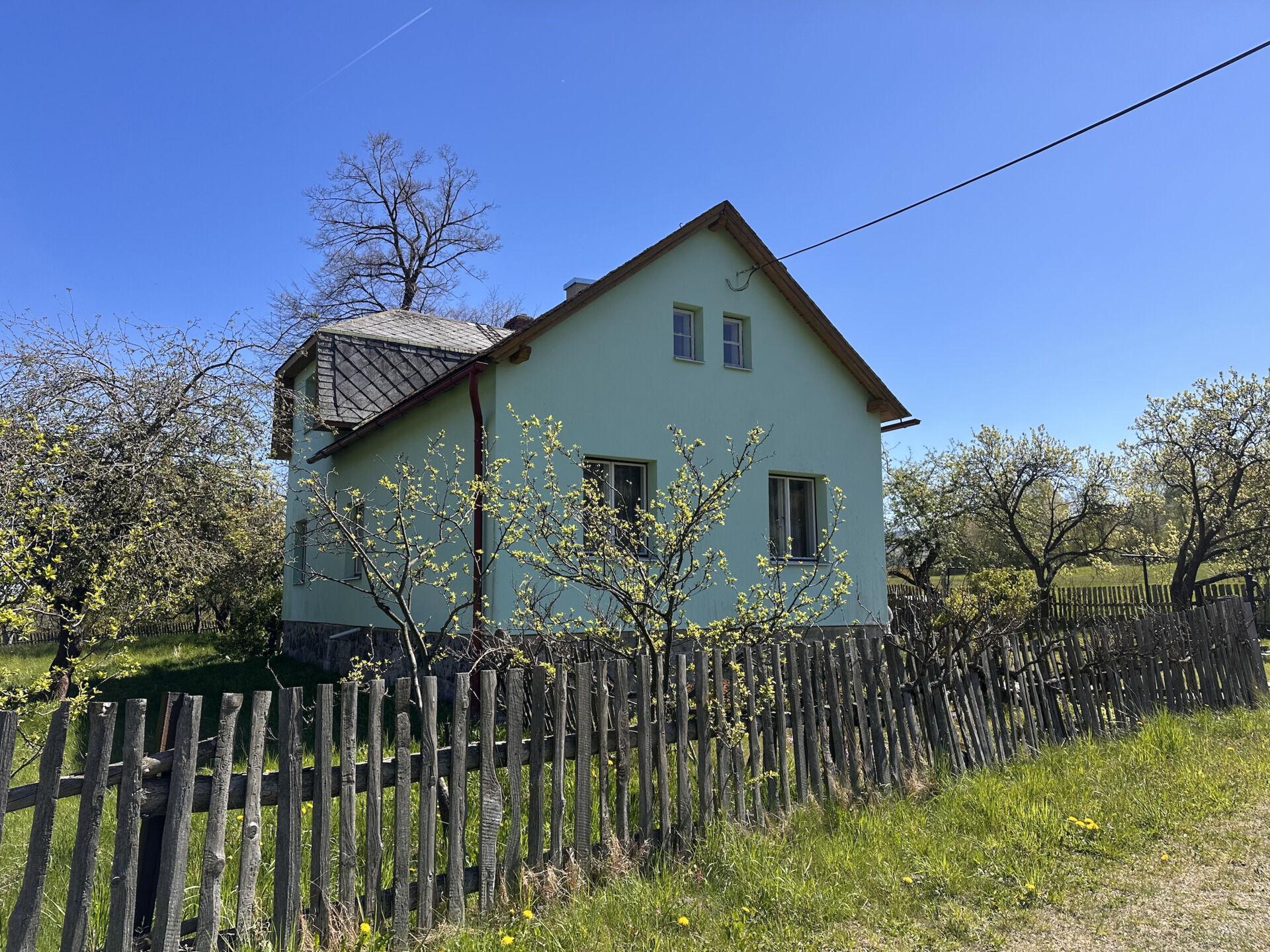 Prodej rodinného domu 101 m², pozemek 2004 m² Vápenná