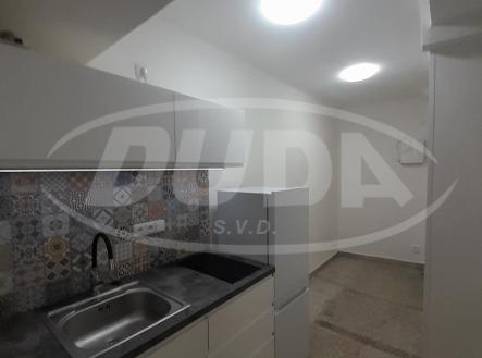 Pronájem bytu, 1+kk, 33 m² obrázek