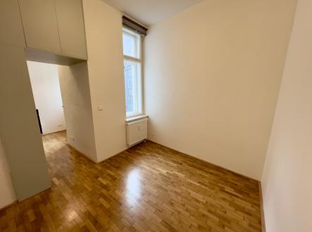 545AFB59-B492-4D9A-853C-9BA0F4605694 | Pronájem bytu, 1+kk, 29 m²