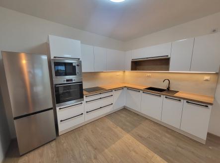 20240910_183908 | Pronájem bytu, 2+kk, 61 m²