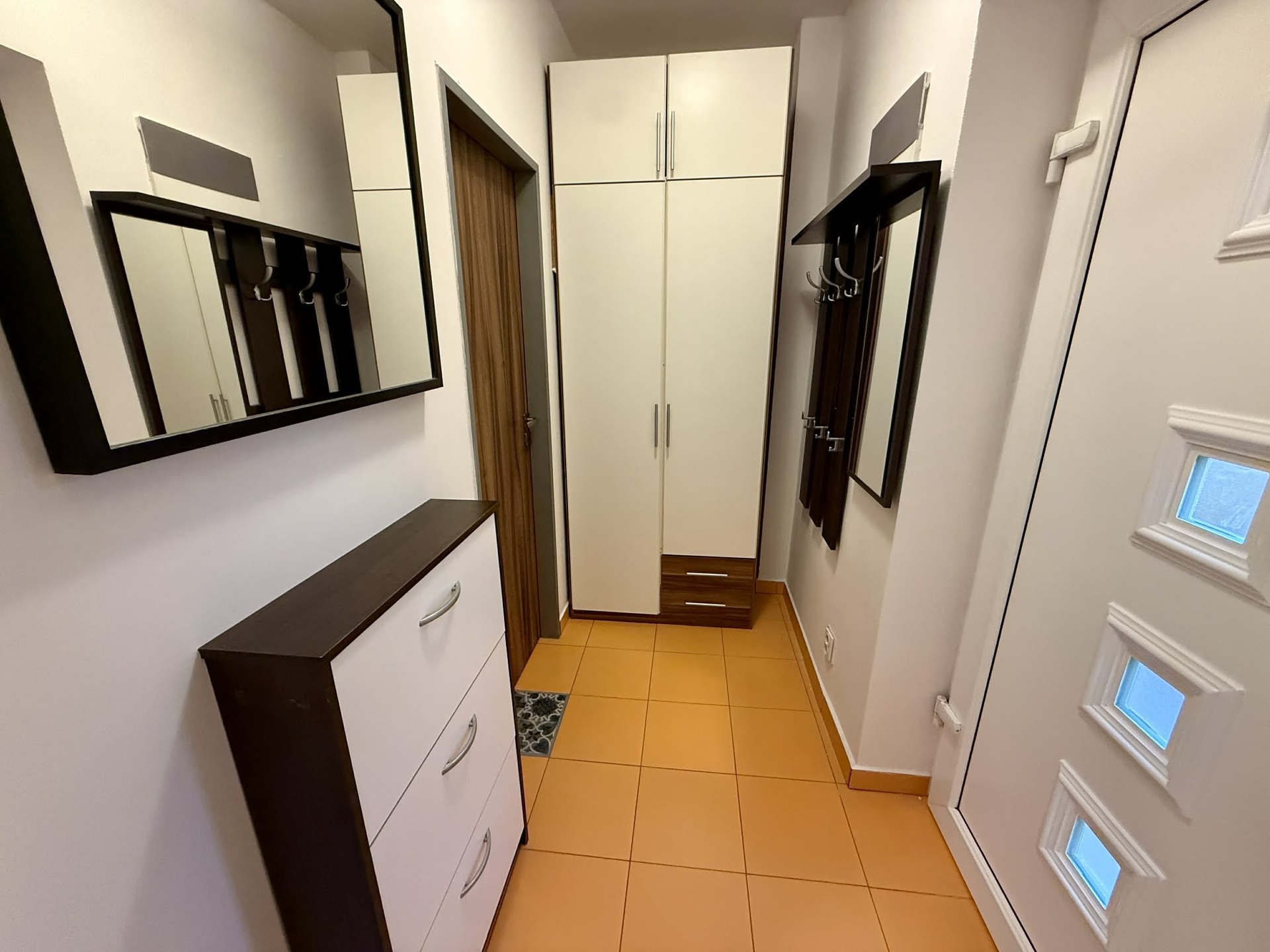 dffb641b-08f2-4c67-a13a-c4d1c04e3859