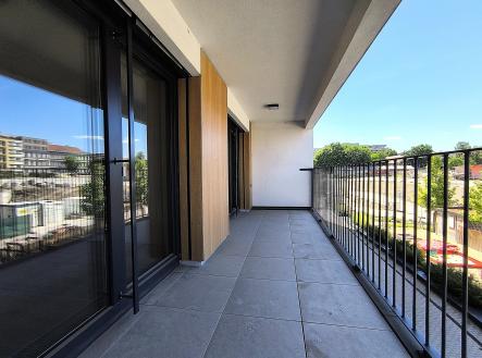 001 | Pronájem bytu, 2+kk, 61 m²