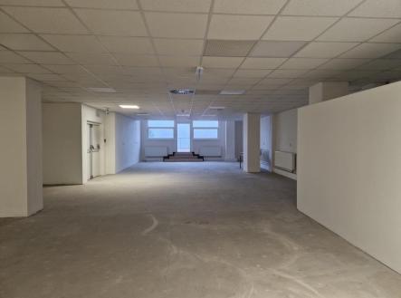 nebytový_prostor_větší_s_terasou | Pronájem - komerční objekt, jiný, 178 m²