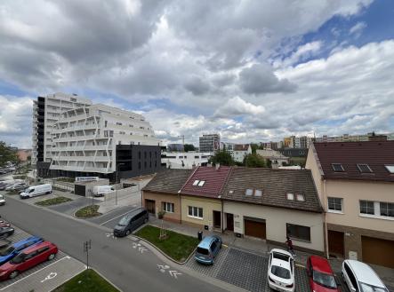 Výhled z pokoje č. 1 | Prodej bytu, 2+1, 48 m²