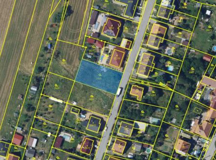 KM menší pozemek | Prodej - pozemek pro bydlení, 744 m²