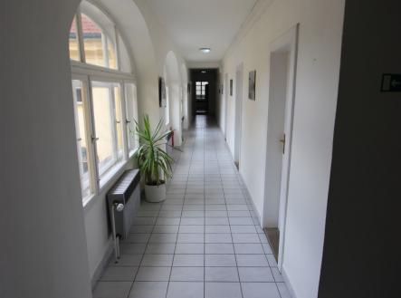 . | Pronájem - kanceláře, 17 m²