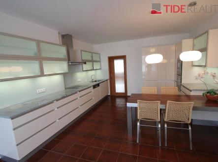 . | Pronájem bytu, 6+1, 290 m²