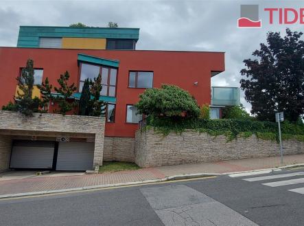 . | Pronájem bytu, 3+kk, 90 m²