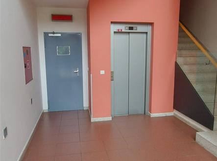 . | Pronájem bytu, 3+kk, 90 m²