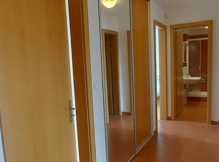 . | Pronájem bytu, 3+kk, 90 m²