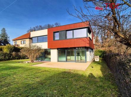 . | Pronájem - dům/vila, 350 m²