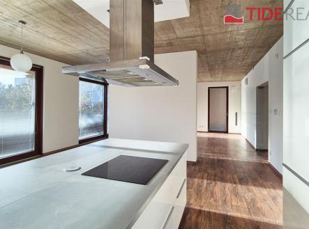 . | Pronájem - dům/vila, 350 m²