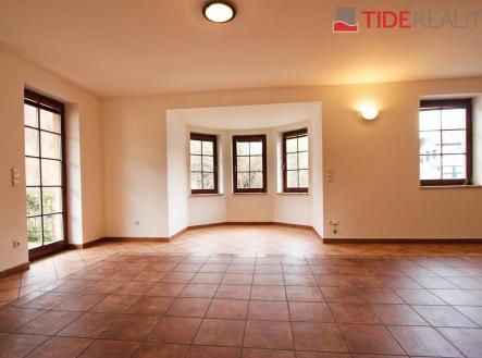 . | Pronájem - dům/vila, 350 m²