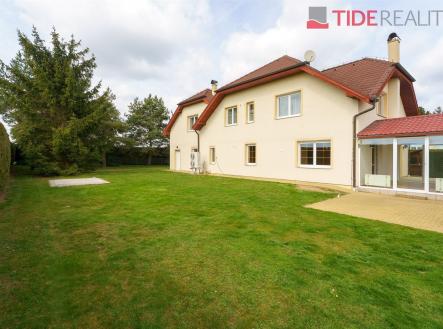 . | Pronájem - dům/vila, 290 m²