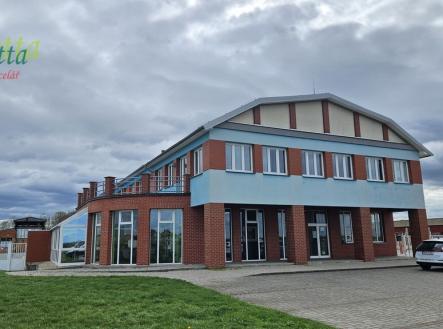 20240403-111726.jpg | Pronájem - obchodní prostor, 1 934 m²