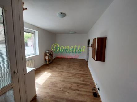4-pokoj.jpg | Pronájem bytu, 1+kk, 35 m²
