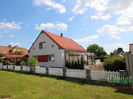 Pronájem - dům/vila, 238 m² obrázek