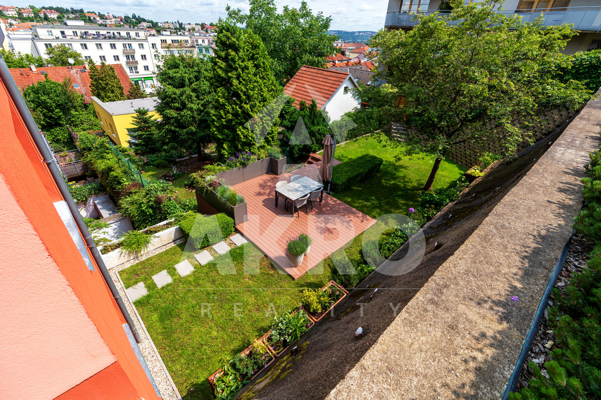 Prodej bytu 3kk 97m2, balkon 8m2, zahrada 187m2 s terasou v rezidenci Šlikova Břevnov Praha 6