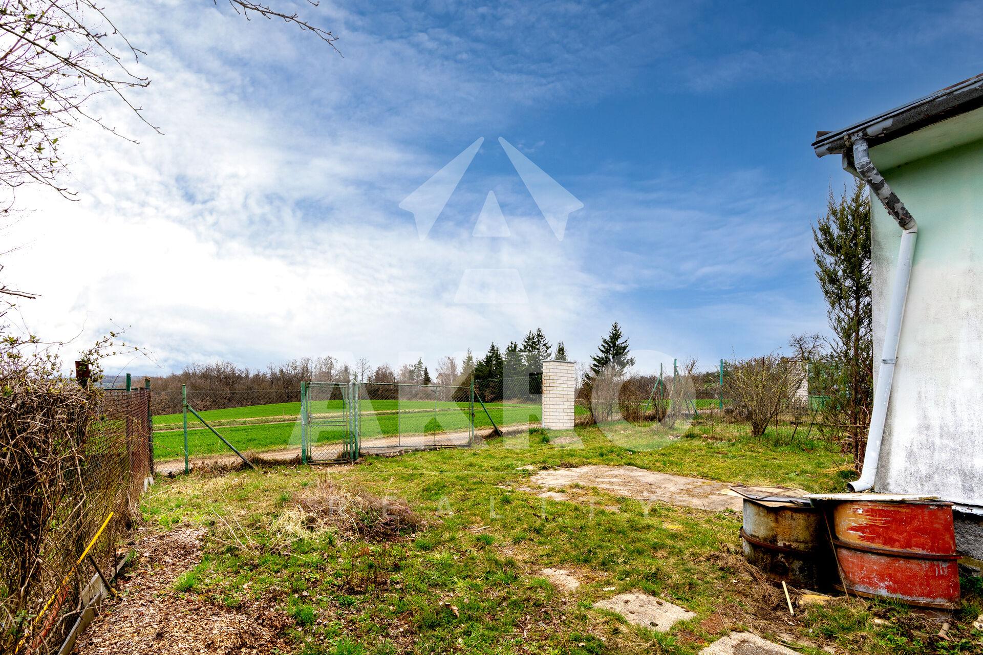 Prodej stavebního pozemku 480m2m Praha východ Hrusice