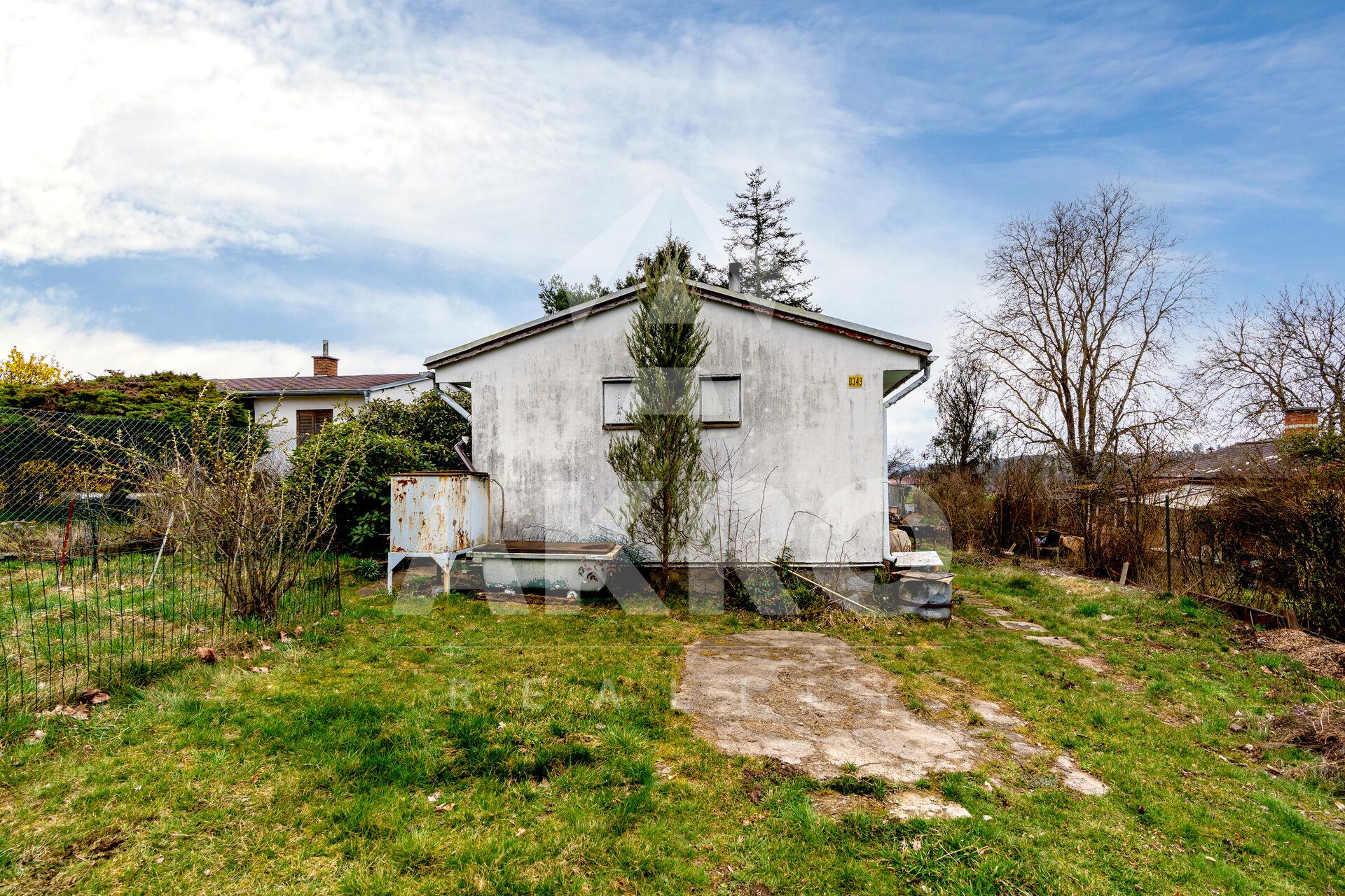 Prodej stavebního pozemku 480m2m Praha východ Hrusice