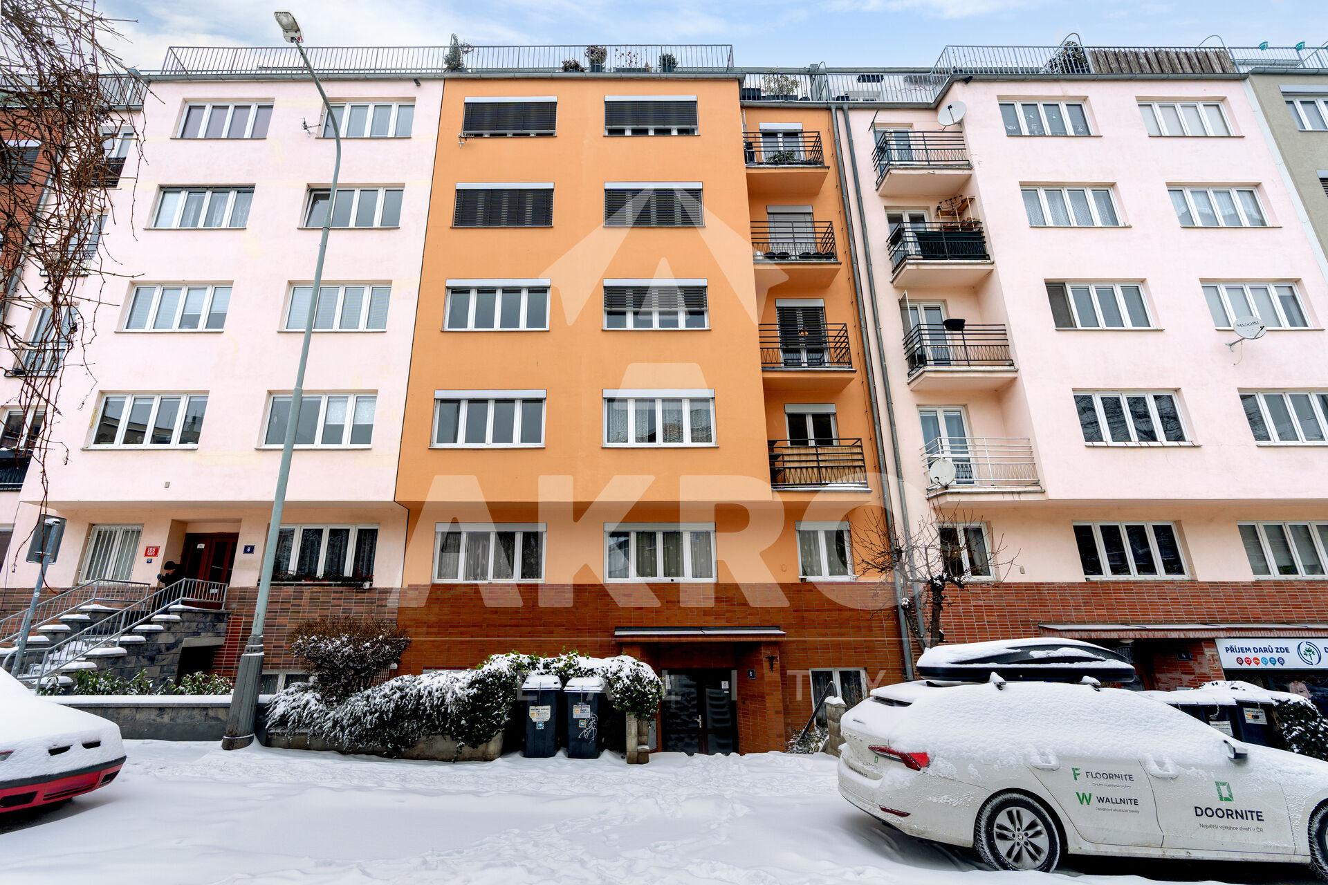 Prodej bytu 2kk s balkonem Praha 6 Střešovice Za Hládkovem