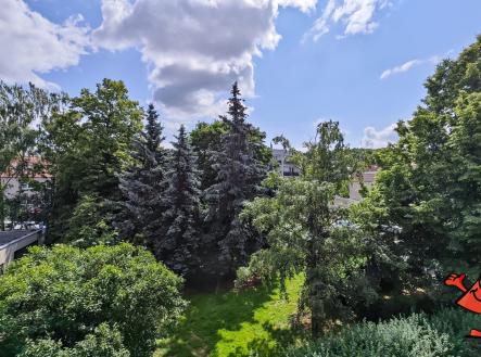 Pronájem bytu 1+kk Praha 9 Hloubětín Šestajovická - z okna | Pronájem bytu, 1+kk, 30 m²