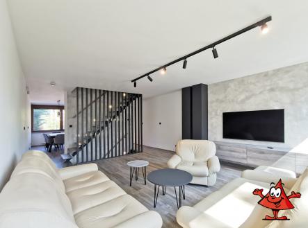 Pronájem domu Praha 8 Ďáblice Učitelská - obývací pokoj B | Pronájem - dům/vila, 168 m²
