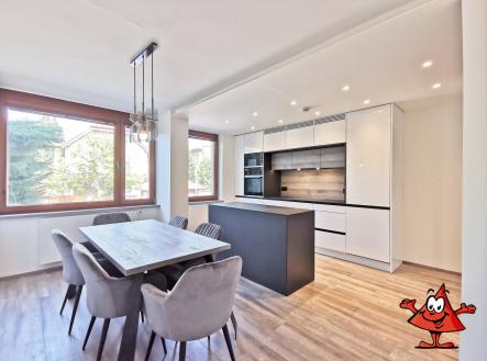 Pronájem domu Praha 8 Ďáblice Učitelská - jídelna | Pronájem - dům/vila, 168 m²
