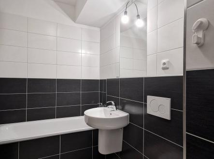 Pronájem bytu Praha 9 Střížkov Zakšínská_koupelna | Pronájem bytu, 1+kk, 26 m²