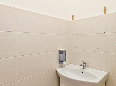 Pronájem kanceláře Praha 3 Vinohrady Lucemburská - zázemí | Pronájem - kanceláře, 28 m²