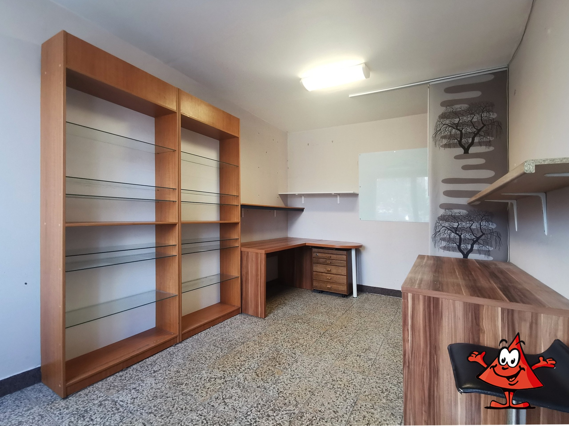 Pronájem kanceláře Praha 8 - Troja_kancelář