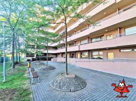 K pronájmu byt 2+KK v ulici Štěpařská, Praha 5 - Hlubočepy - dům.jpg | Pronájem bytu, 2+kk, 58 m²