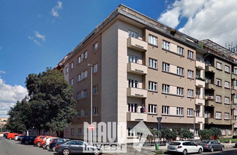 Beze jména
