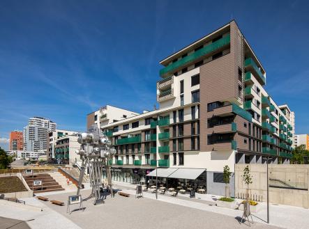 2P8A1860 | Pronájem - obchodní prostor, 94 m²
