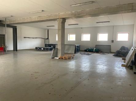 Pronájem - komerční objekt, průmyslový areál, 3 400 m²