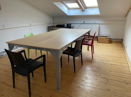 Pronájem - komerční objekt, obchodní centrum, 400 m²