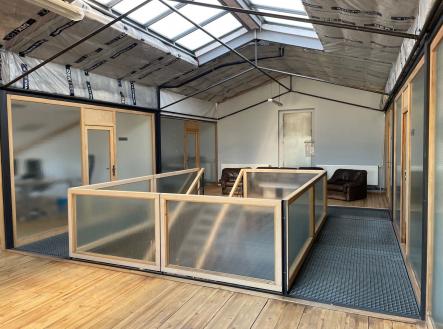 Pronájem - komerční objekt, obchodní centrum, 400 m²