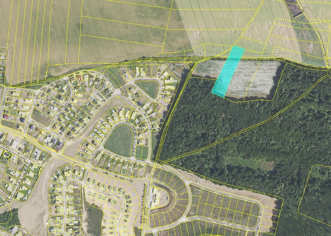 Prodej pozemku 7.157 m2 v Tachlovicích, Praha-západ