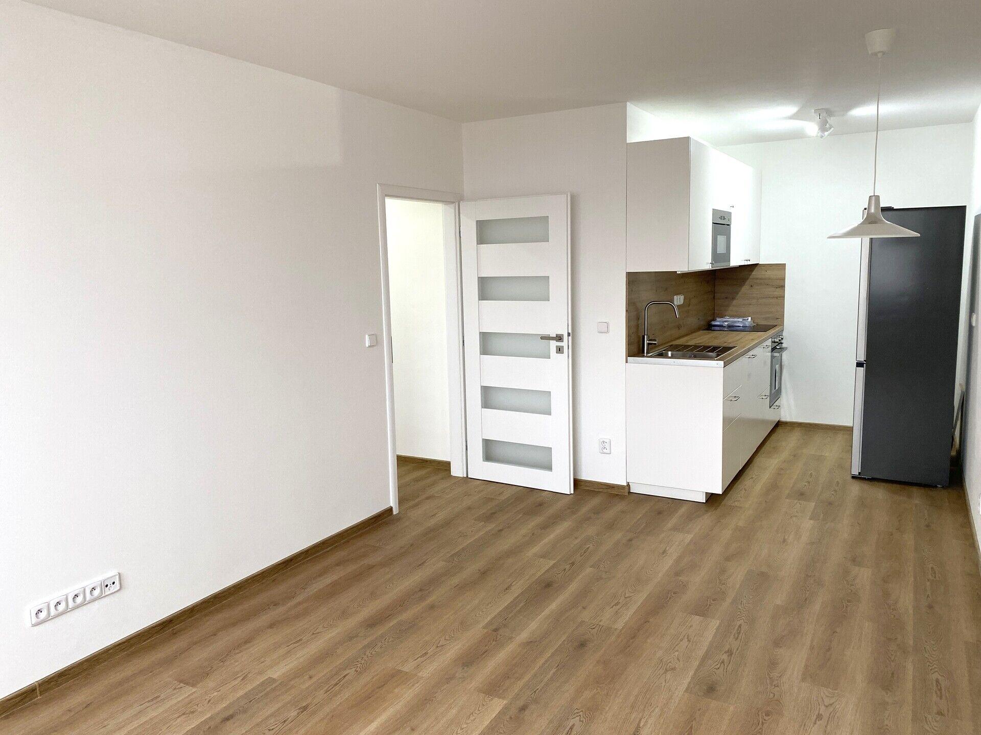 Pronájem bytu 2+kk, 47 m2, Nad Přehradou, Horní Měcholupy