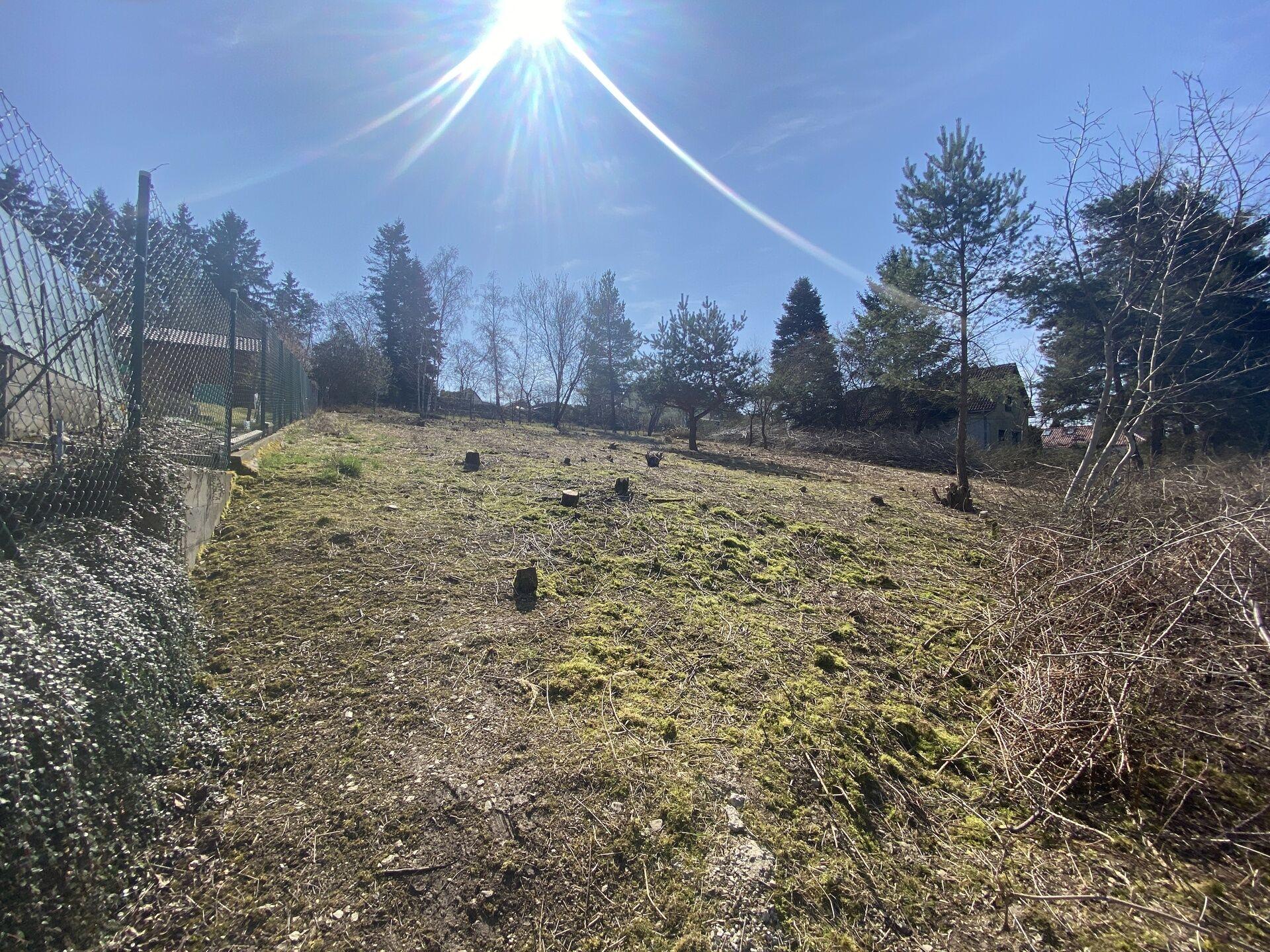 Prodej stav. pozemku na RD 1291 m2 v Dolních Jirčanech, Praha západ