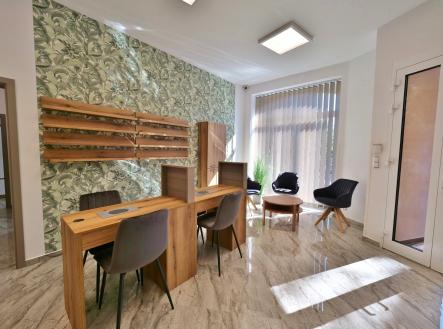 2 | Pronájem - obchodní prostor, 101 m²