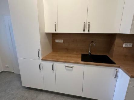 . | Pronájem bytu, 2+1, 62 m²