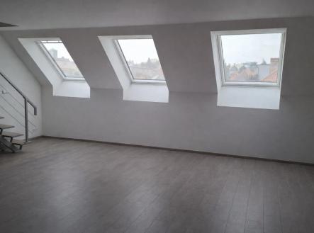 . | Pronájem bytu, 2+kk, 81 m²