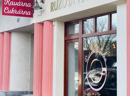 . | Pronájem - obchodní prostor, 66 m²