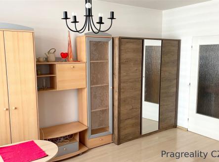 . | Pronájem bytu, 1+kk, 30 m²