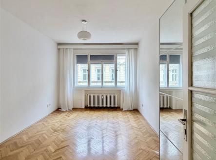 . | Pronájem bytu, 1+kk, 26 m²