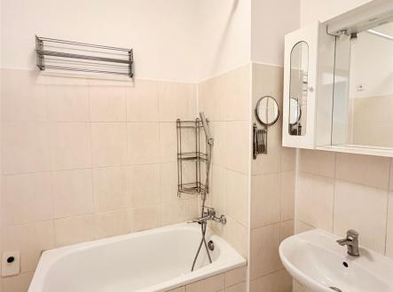 . | Pronájem bytu, 1+kk, 26 m²