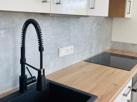 . | Pronájem bytu, 2+kk, 40 m²