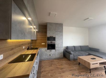 . | Pronájem bytu, 2+kk, 70 m²
